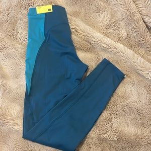 Blue leggings with pockets!